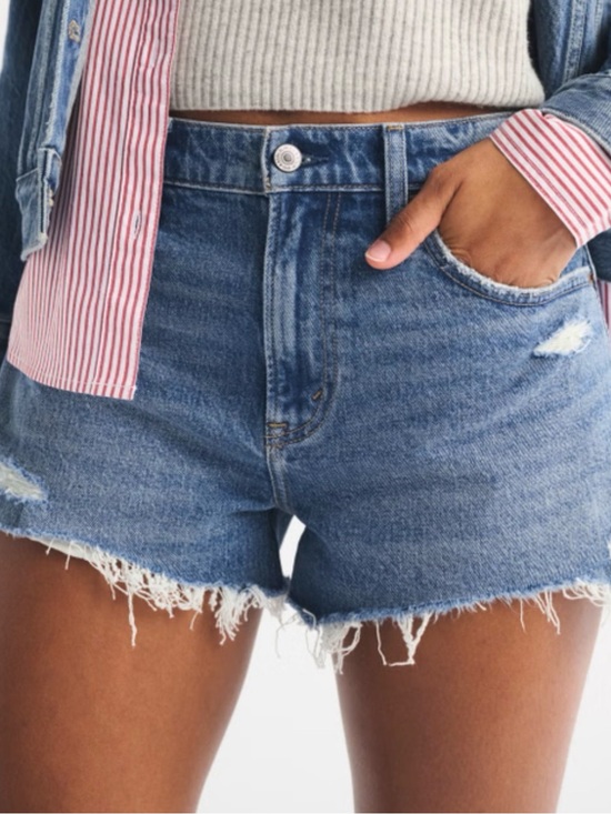 Abercrombie & Fitch Pants - Abercrombie Mid Rise Mom Short